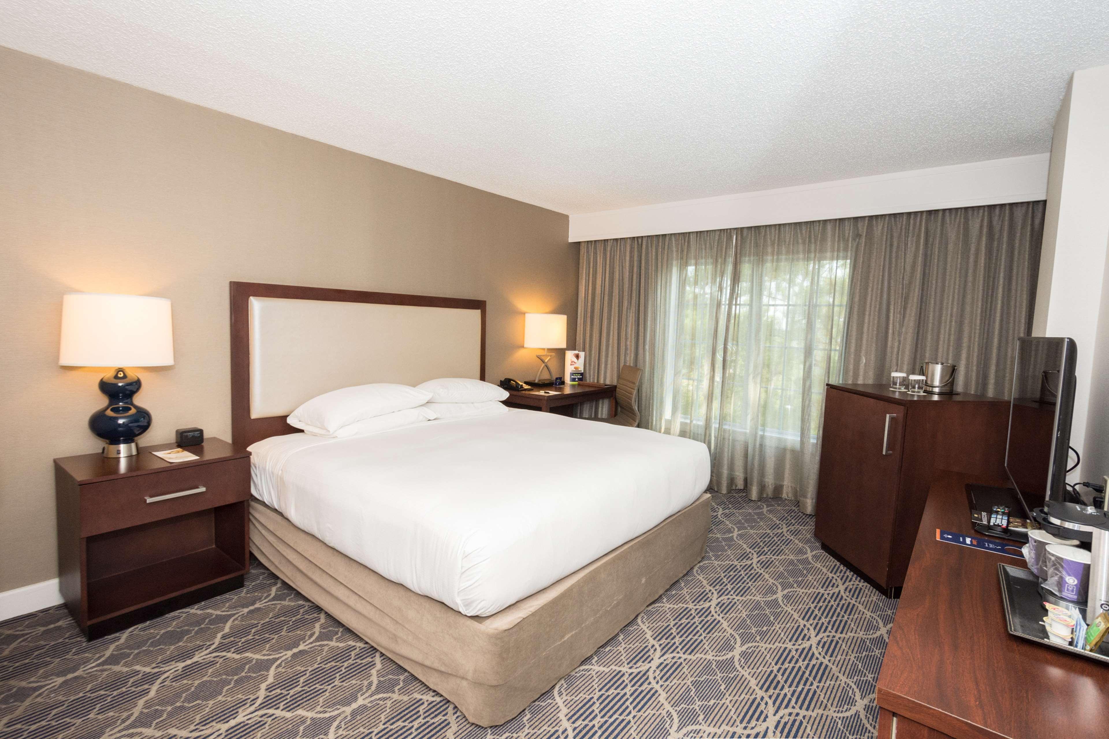 Doubletree Suites By Hilton At The Battery Atlanta Smyrna Exterior foto