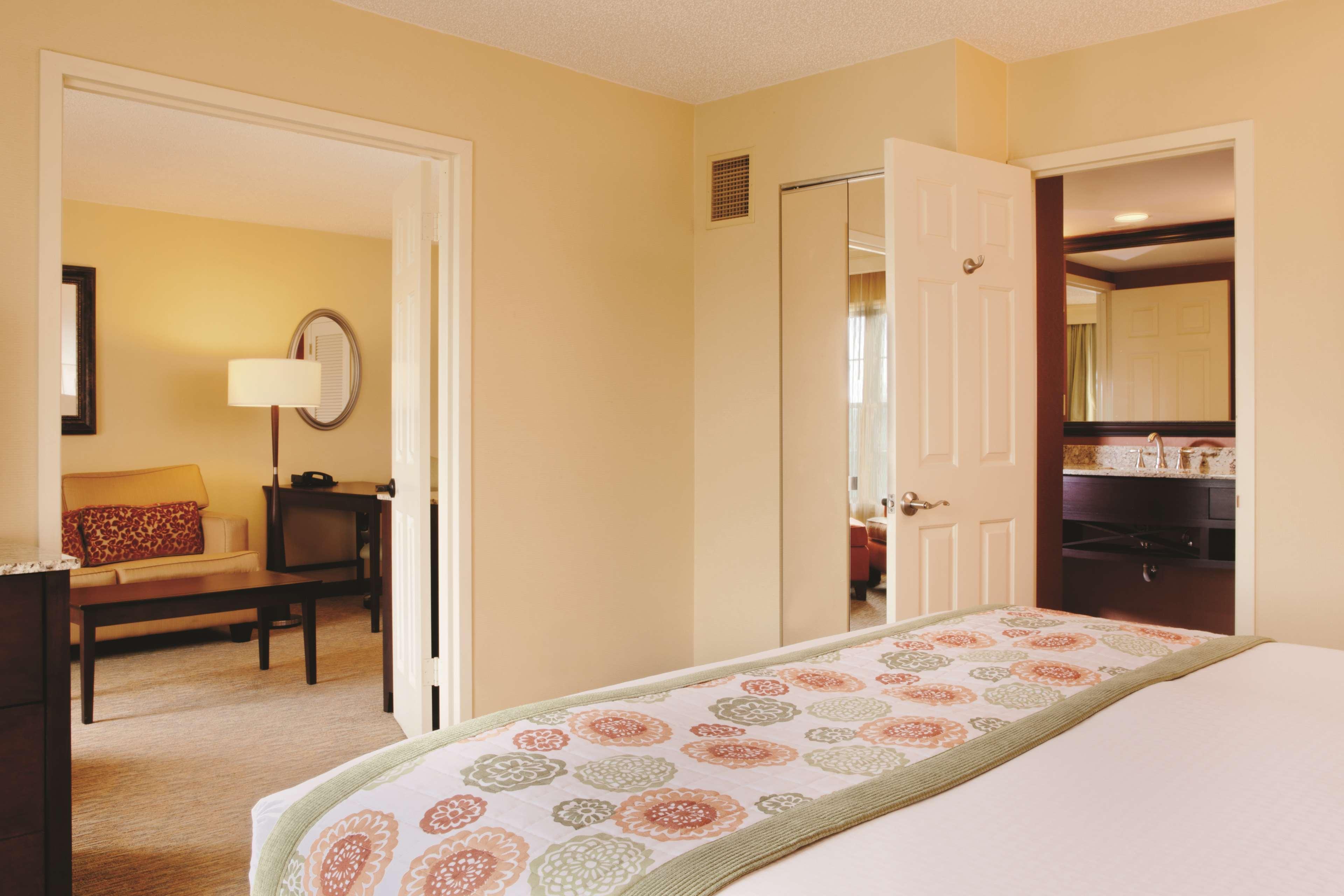 Doubletree Suites By Hilton At The Battery Atlanta Smyrna Exterior foto